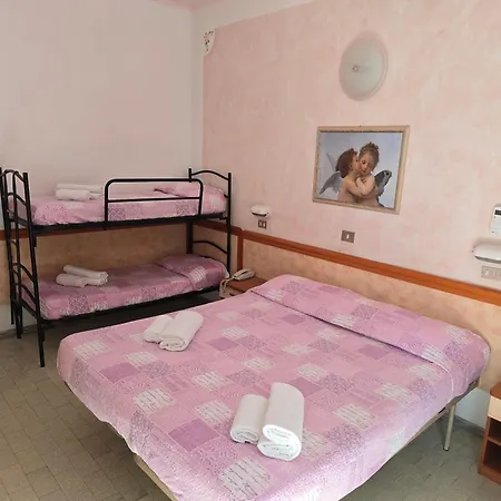 Rosa 3* Гаттео-а-Маре